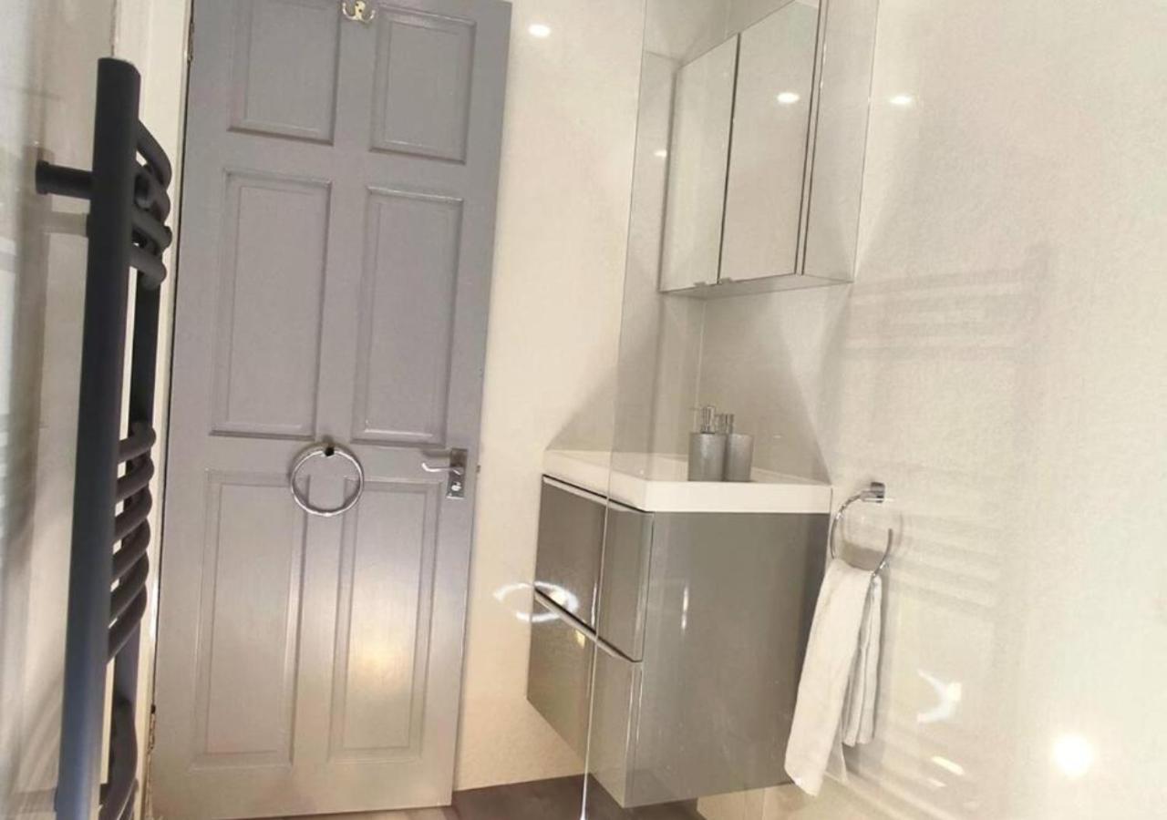 Dundee Football Stadium Apartment Extérieur photo