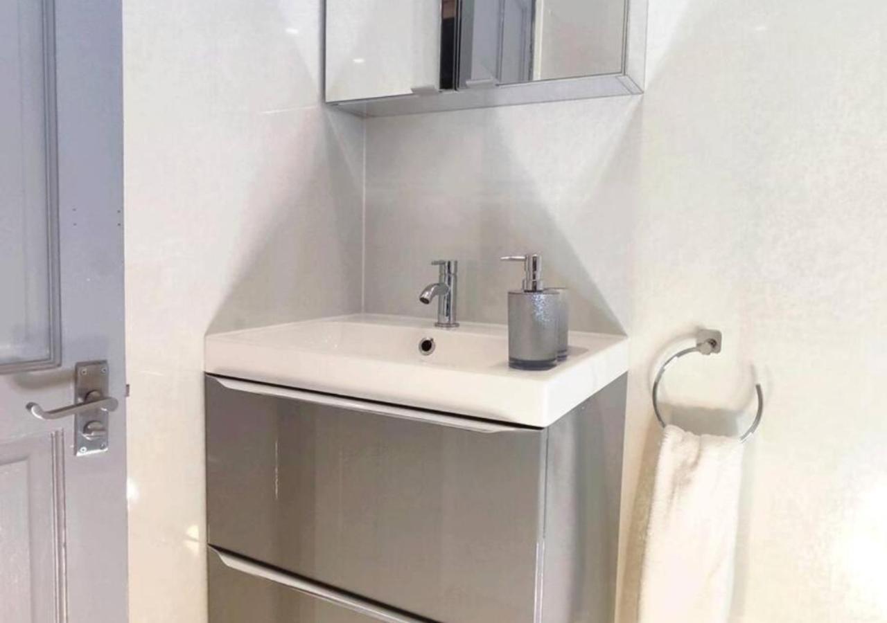 Dundee Football Stadium Apartment Extérieur photo